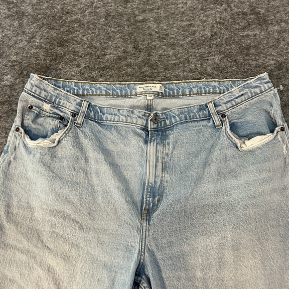Abercrombie & Fitch Curve Love 90s Straight Ultra High Rise Size 36|22 - Picture 2 of 5